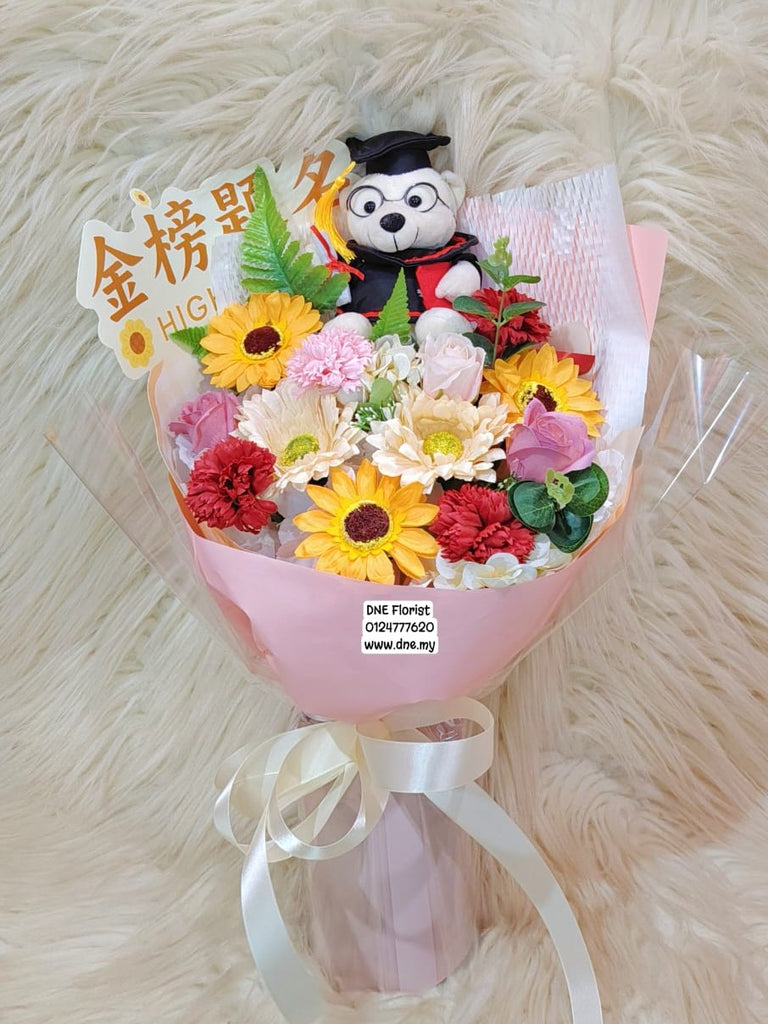 Graduation Hand Bouquet 15