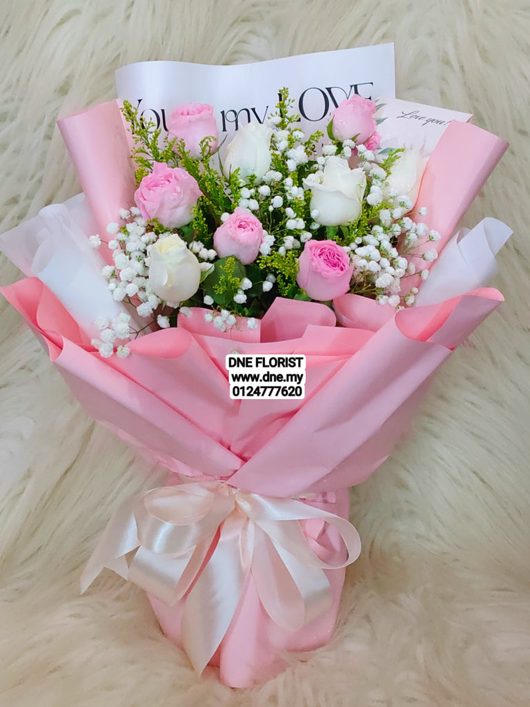 Hand Bouquet 28