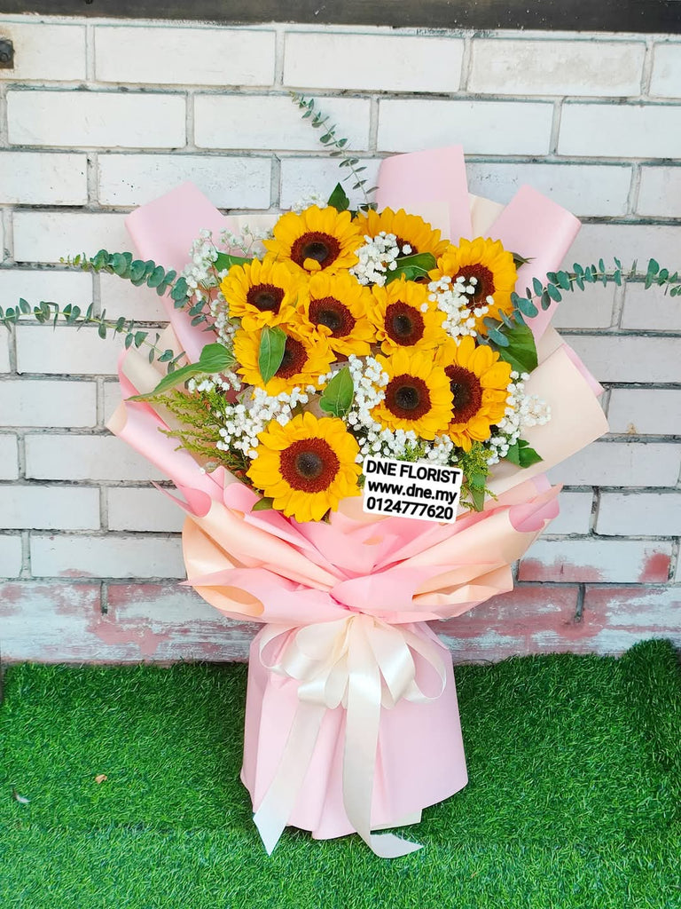 Hand Bouquet 30