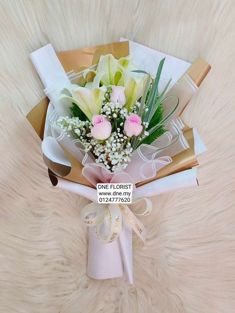 Hand Bouquet 45