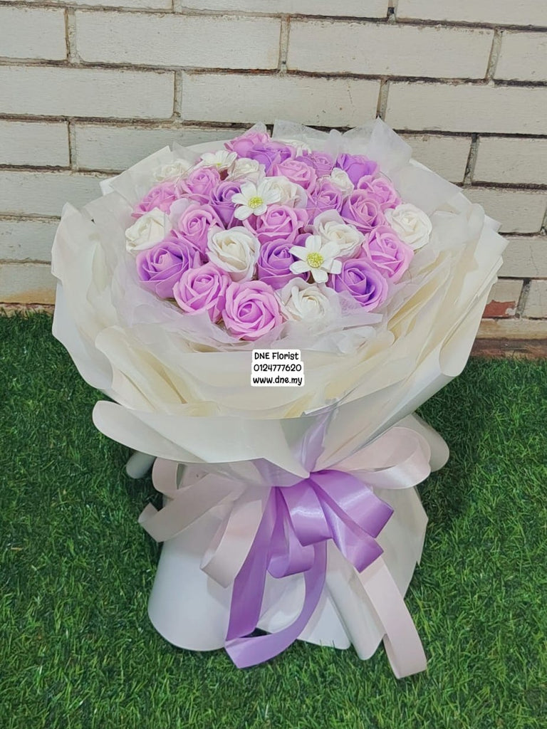 Hand Bouquet 57