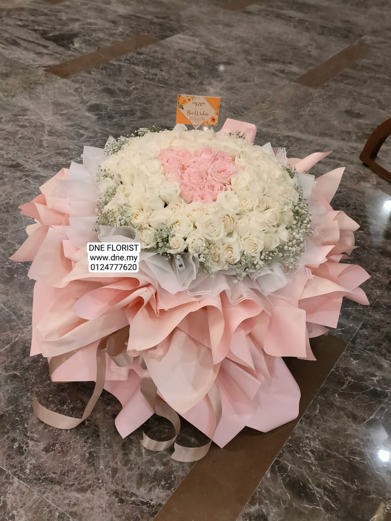 Hand Bouquet 10