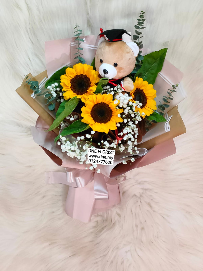 Graduation Hand Bouquet 02